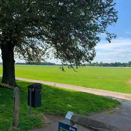 Vakantiehuis The Racecourse - Quaint Victorian With Free Parking York