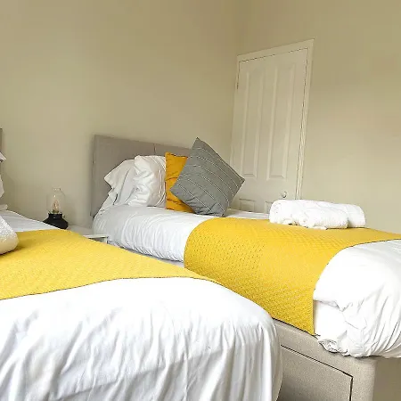 Vakantiehuis The Racecourse - Quaint Victorian With Free Parking