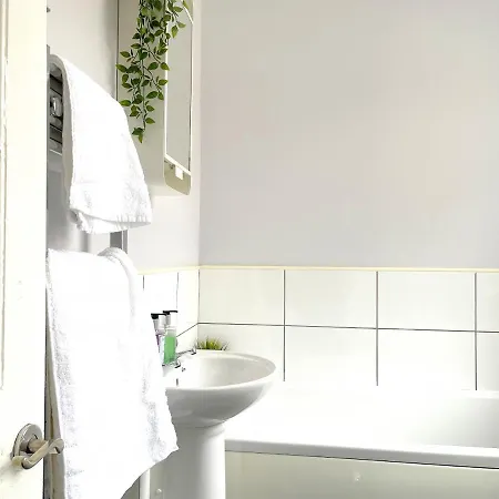 Vakantiehuis The Racecourse - Quaint Victorian With Free Parking