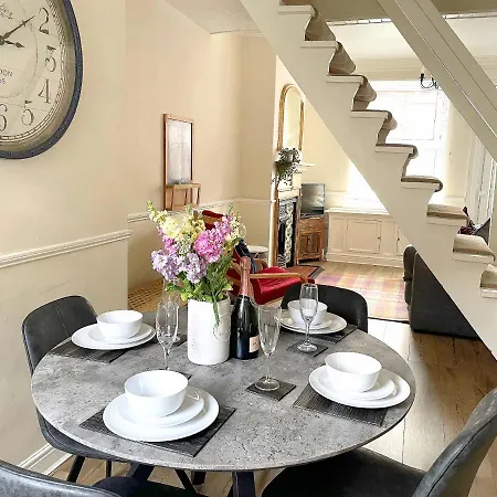 The Racecourse - Quaint Victorian With Free Parking Vakantiehuis York