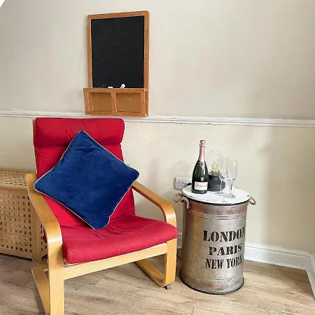 Vakantiehuis The Racecourse - Quaint Victorian With Free Parking York