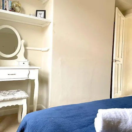 The Racecourse - Quaint Victorian With Free Parking Hébergement de vacances