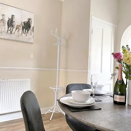 The Racecourse - Quaint Victorian With Free Parking * York
