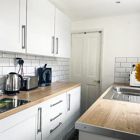 The Racecourse - Quaint Victorian With Free Parking Hébergement de vacances