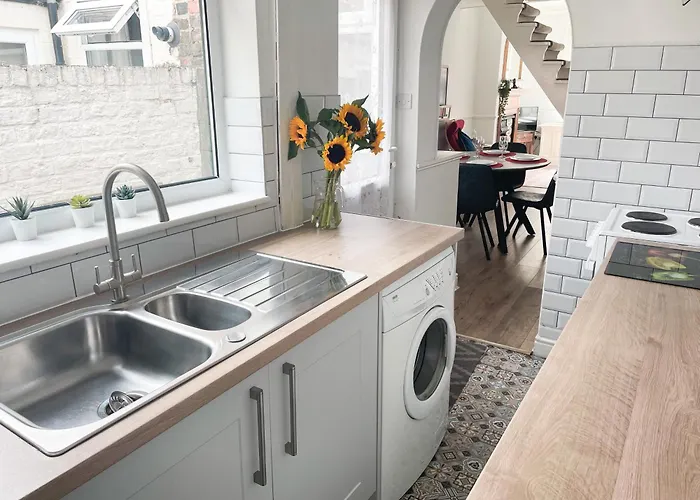 The Racecourse - Quaint Victorian With Free Parking 约克