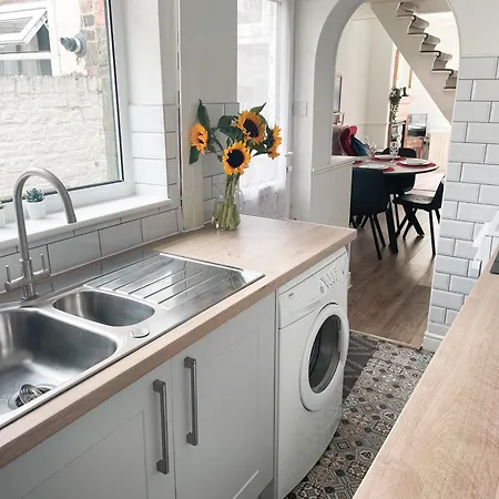 The Racecourse - Quaint Victorian With Free Parking ヨーク