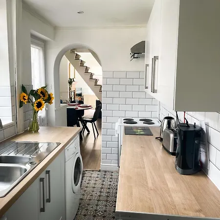 The Racecourse - Quaint Victorian With Free Parking Дом отдыха *